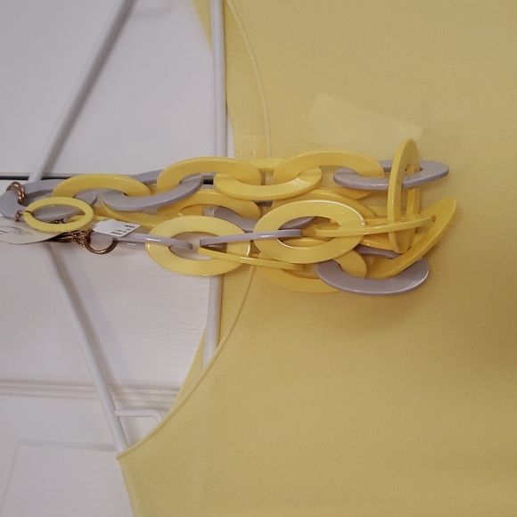 New with tag Blouse/Tunic with buttons on the back - Picture 5 of 6